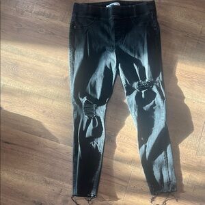 Super comfy rockstar jeggings size 12 raw hem